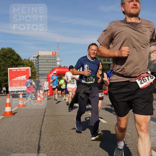 07.09.2025 - BARMER Alsterlauf Yannick Fuchs http://msf.ph/oto/8824715 07.09.2025 09:50:15 Laufen 2672, 5196, 155, 2678, 3249 meine-sportfotos.de