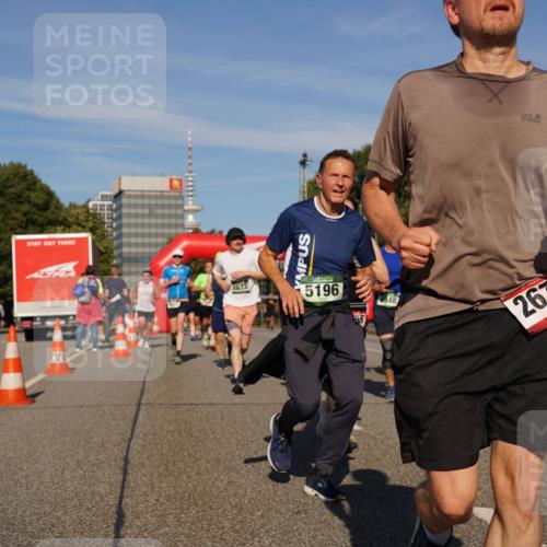 07.09.2025 - BARMER Alsterlauf Yannick Fuchs http://msf.ph/oto/8824716 07.09.2025 09:50:15 Laufen 2672, 5196, 948, 2678, 3249 meine-sportfotos.de