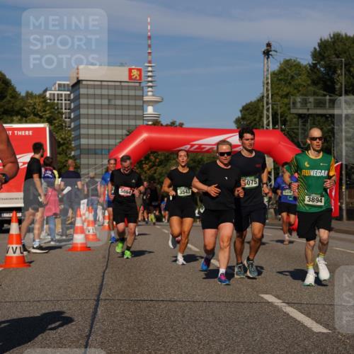 07.09.2025 - BARMER Alsterlauf Yannick Fuchs http://msf.ph/oto/8824737 07.09.2025 09:50:20 Laufen 075, 5864, 3543, 5406, 3894 meine-sportfotos.de