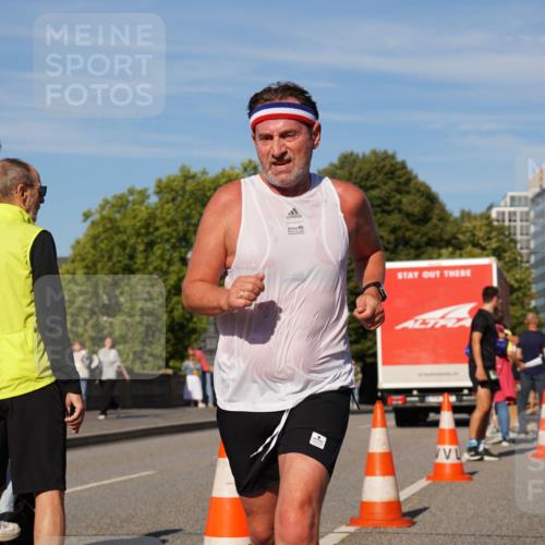 07.09.2025 - BARMER Alsterlauf Yannick Fuchs http://msf.ph/oto/8824738 07.09.2025 09:50:20 Laufen 6864 meine-sportfotos.de