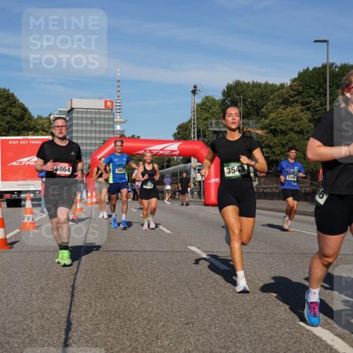 07.09.2025 - BARMER Alsterlauf Yannick Fuchs http://msf.ph/oto/8824747 07.09.2025 09:50:23 Laufen 5864, 5843, 354, 5406, 5075 meine-sportfotos.de