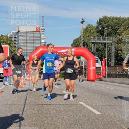 07.09.2025 - BARMER Alsterlauf Yannick Fuchs http://msf.ph/oto/8824751 07.09.2025 09:50:24 Laufen 5864, 4920, 5843, 5842 meine-sportfotos.de