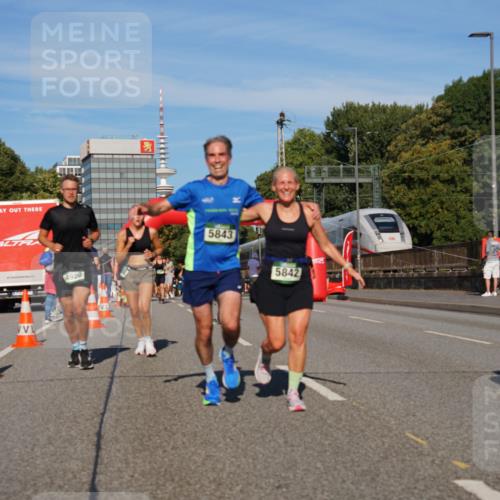 07.09.2025 - BARMER Alsterlauf Yannick Fuchs http://msf.ph/oto/8824756 07.09.2025 09:50:25 Laufen 4920, 5843, 5842 meine-sportfotos.de