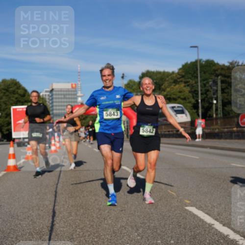 07.09.2025 - BARMER Alsterlauf Yannick Fuchs http://msf.ph/oto/8824758 07.09.2025 09:50:25 Laufen 5843, 5842 meine-sportfotos.de