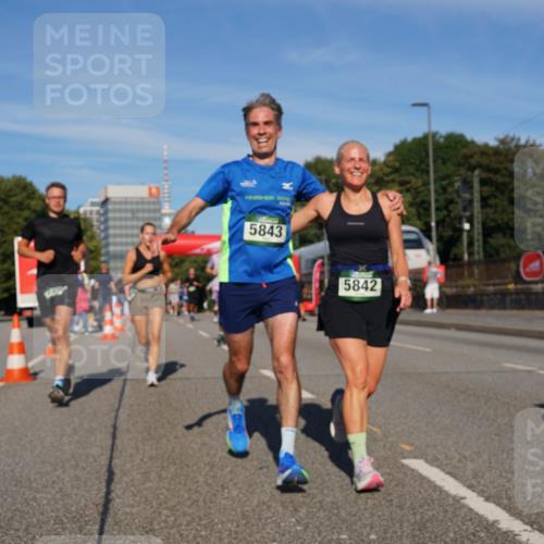 07.09.2025 - BARMER Alsterlauf Yannick Fuchs http://msf.ph/oto/8824759 07.09.2025 09:50:26 Laufen 5843, 5842 meine-sportfotos.de