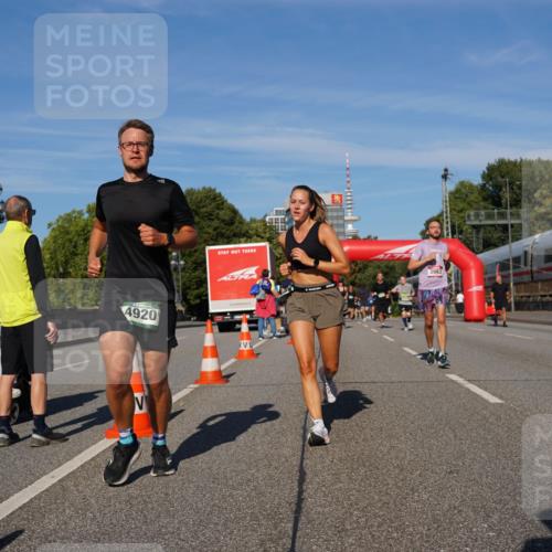 07.09.2025 - BARMER Alsterlauf Yannick Fuchs http://msf.ph/oto/8824763 07.09.2025 09:50:27 Laufen 4920, 3992 meine-sportfotos.de