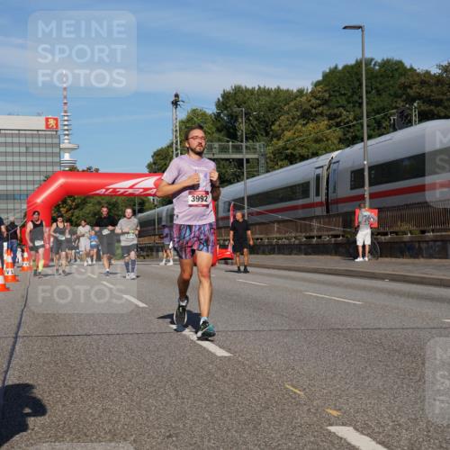 07.09.2025 - BARMER Alsterlauf Yannick Fuchs http://msf.ph/oto/8824765 07.09.2025 09:50:28 Laufen 3992 meine-sportfotos.de