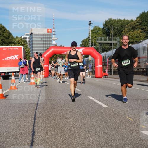 07.09.2025 - BARMER Alsterlauf Yannick Fuchs http://msf.ph/oto/8824778 07.09.2025 09:50:34 Laufen 5690, 3055, 5260, 809, 4752 meine-sportfotos.de