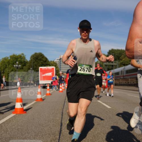 07.09.2025 - BARMER Alsterlauf Yannick Fuchs http://msf.ph/oto/8824802 07.09.2025 09:50:39 Laufen 2670 meine-sportfotos.de