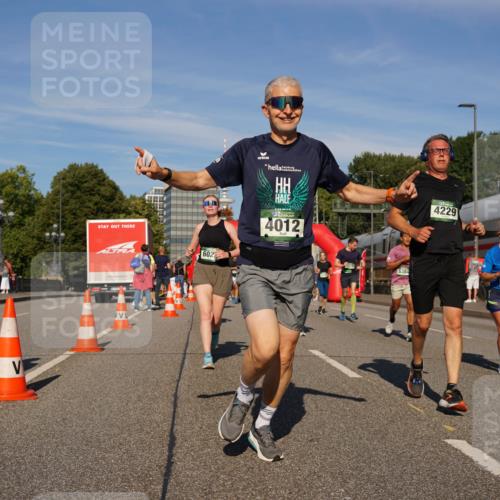 07.09.2025 - BARMER Alsterlauf Yannick Fuchs http://msf.ph/oto/8824809 07.09.2025 09:50:41 Laufen 602, 4012, 5384, 4229, 283 meine-sportfotos.de