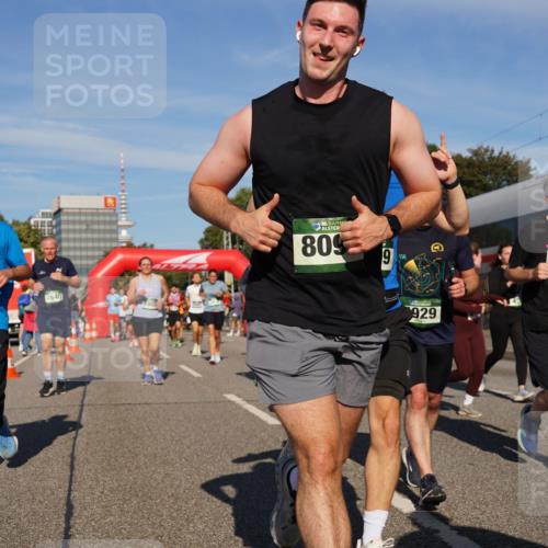 07.09.2025 - BARMER Alsterlauf Yannick Fuchs http://msf.ph/oto/8824846 07.09.2025 09:50:53 Laufen 8, 334, 2640, 136, 809, 66, 929, 4423 meine-sportfotos.de