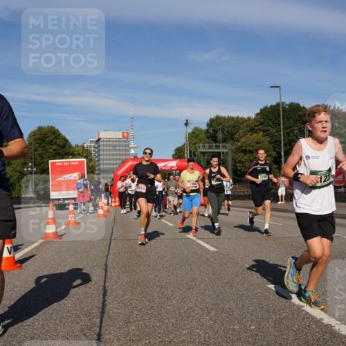 07.09.2025 - BARMER Alsterlauf Yannick Fuchs http://msf.ph/oto/8824883 07.09.2025 09:51:08 Laufen 5147, 3394, 3593, 3266, 123 meine-sportfotos.de