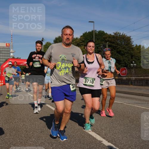 07.09.2025 - BARMER Alsterlauf Yannick Fuchs http://msf.ph/oto/8824913 07.09.2025 09:51:19 Laufen 3277, 5518, 1997, 554, 37, 3710, 82 meine-sportfotos.de