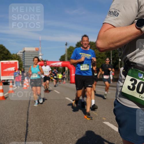07.09.2025 - BARMER Alsterlauf Yannick Fuchs http://msf.ph/oto/8824926 07.09.2025 09:51:23 Laufen 4801, 36, 3075 meine-sportfotos.de