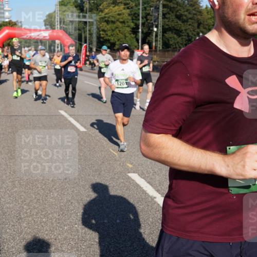 07.09.2025 - BARMER Alsterlauf Yannick Fuchs http://msf.ph/oto/8824933 07.09.2025 09:56:01 Laufen 1201 meine-sportfotos.de