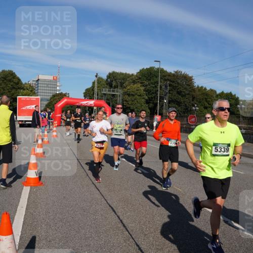 07.09.2025 - BARMER Alsterlauf Yannick Fuchs http://msf.ph/oto/8824990 07.09.2025 09:56:14 Laufen 246, 5576, 330, 5339 meine-sportfotos.de