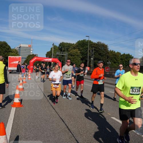 07.09.2025 - BARMER Alsterlauf Yannick Fuchs http://msf.ph/oto/8824991 07.09.2025 09:56:14 Laufen 242, 218, 3675, 5576, 3309, 5339 meine-sportfotos.de