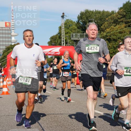 07.09.2025 - BARMER Alsterlauf Yannick Fuchs http://msf.ph/oto/8825051 07.09.2025 09:56:36 Laufen 6181, 5108, 4424, 136, 4425 meine-sportfotos.de