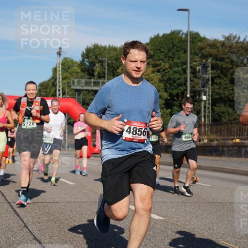 07.09.2025 - BARMER Alsterlauf Yannick Fuchs http://msf.ph/oto/8825061 07.09.2025 09:56:39 Laufen 5, 26, 3744, 36, 4856, 8104, 4964, 5108 meine-sportfotos.de