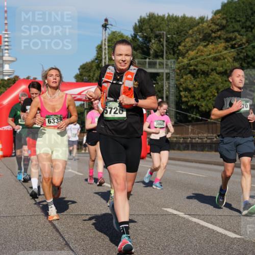 07.09.2025 - BARMER Alsterlauf Yannick Fuchs http://msf.ph/oto/8825063 07.09.2025 09:56:40 Laufen 48, 6338, 5726, 3860, 70, 8104 meine-sportfotos.de