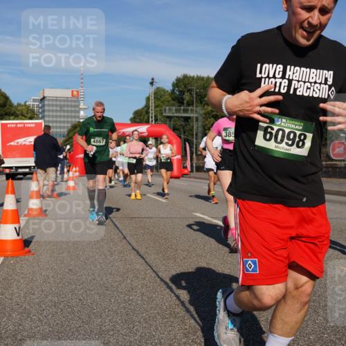 07.09.2025 - BARMER Alsterlauf Yannick Fuchs http://msf.ph/oto/8825078 07.09.2025 09:56:43 Laufen 385, 4867, 36, 6098, 38 meine-sportfotos.de