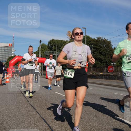 07.09.2025 - BARMER Alsterlauf Yannick Fuchs http://msf.ph/oto/8825097 07.09.2025 09:56:48 Laufen 5876, 5471, 5314, 4265, 98 meine-sportfotos.de