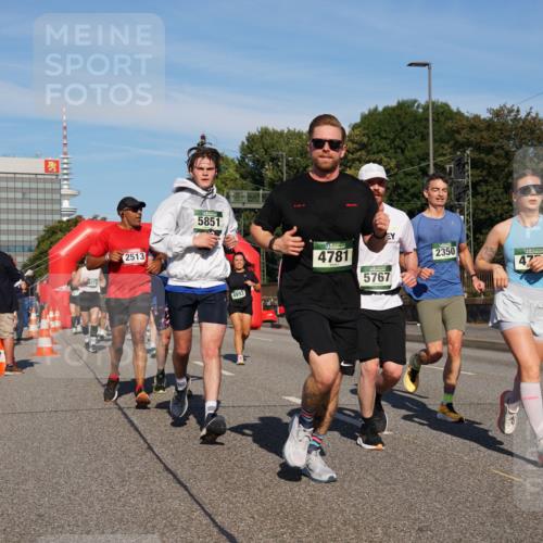07.09.2025 - BARMER Alsterlauf Yannick Fuchs http://msf.ph/oto/8825115 07.09.2025 09:56:54 Laufen 2513, 5851, 4993, 4781, 5767, 2350 meine-sportfotos.de