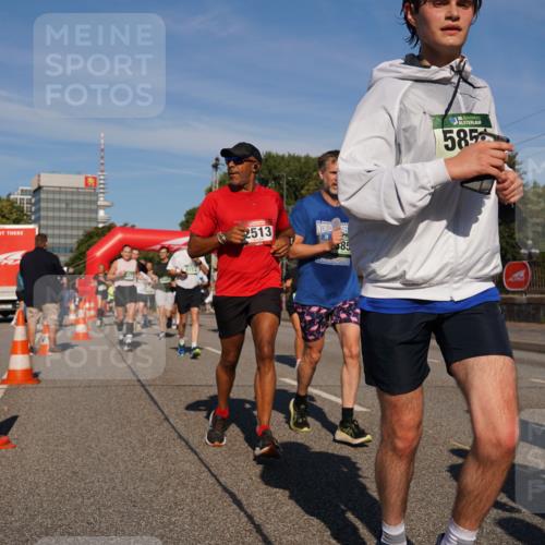 07.09.2025 - BARMER Alsterlauf Yannick Fuchs http://msf.ph/oto/8825118 07.09.2025 09:56:56 Laufen 2513, 585, 36, 585 meine-sportfotos.de