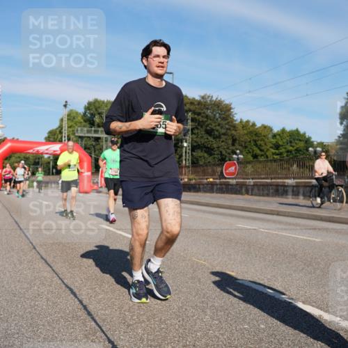 07.09.2025 - BARMER Alsterlauf Yannick Fuchs http://msf.ph/oto/8825163 07.09.2025 09:57:09 Laufen 36, 2044 meine-sportfotos.de