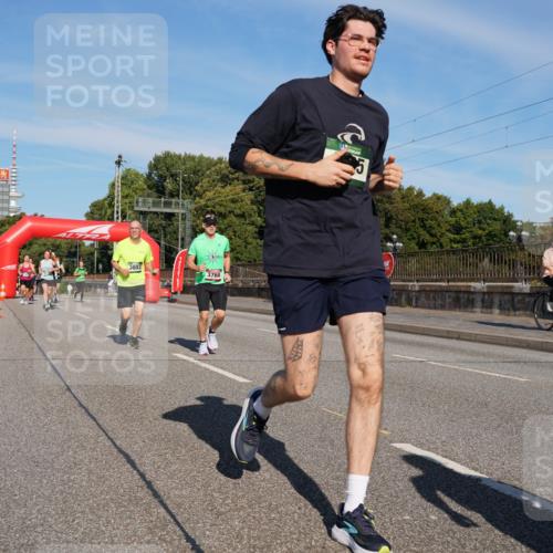 07.09.2025 - BARMER Alsterlauf Yannick Fuchs http://msf.ph/oto/8825165 07.09.2025 09:57:09 Laufen 3803, 3768 meine-sportfotos.de