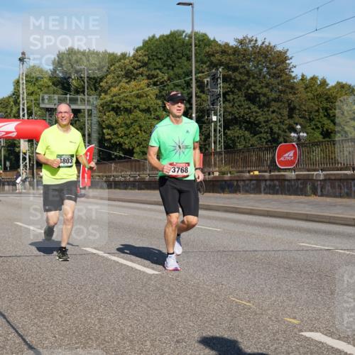 07.09.2025 - BARMER Alsterlauf Yannick Fuchs http://msf.ph/oto/8825166 07.09.2025 09:57:09 Laufen 3803, 3768 meine-sportfotos.de