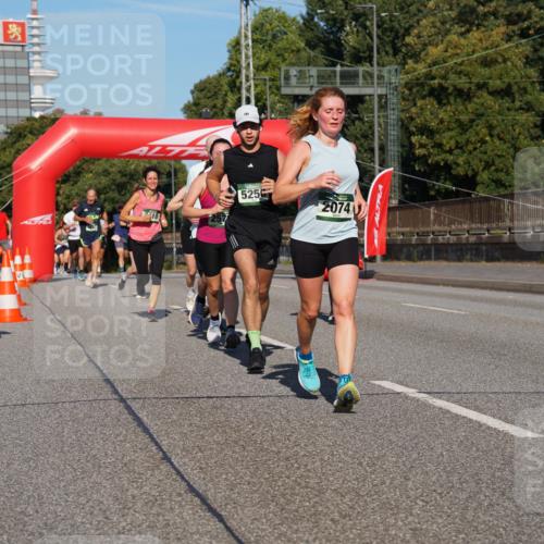 07.09.2025 - BARMER Alsterlauf Yannick Fuchs http://msf.ph/oto/8825174 07.09.2025 09:57:13 Laufen 10, 5256, 2074 meine-sportfotos.de