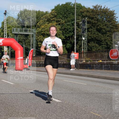 07.09.2025 - BARMER Alsterlauf Yannick Fuchs http://msf.ph/oto/8825194 07.09.2025 09:57:19 Laufen 547, 3033, 4544 meine-sportfotos.de