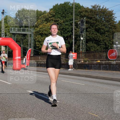 07.09.2025 - BARMER Alsterlauf Yannick Fuchs http://msf.ph/oto/8825195 07.09.2025 09:57:19 Laufen 3033, 5337 meine-sportfotos.de