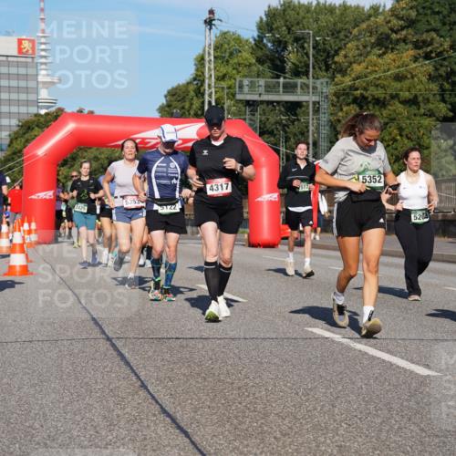 07.09.2025 - BARMER Alsterlauf Yannick Fuchs http://msf.ph/oto/8825202 07.09.2025 09:57:24 Laufen 2425, 5122, 4317, 2517, 5352, 5204, 5337, 01, 10 meine-sportfotos.de