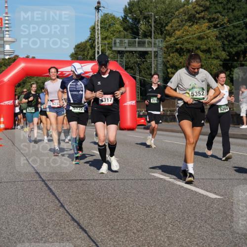 07.09.2025 - BARMER Alsterlauf Yannick Fuchs http://msf.ph/oto/8825203 07.09.2025 09:57:25 Laufen 2425, 5353, 5352, 4317, 2517, 5122, 5204, 5337, 01 meine-sportfotos.de