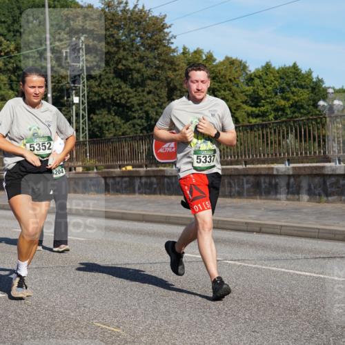 07.09.2025 - BARMER Alsterlauf Yannick Fuchs http://msf.ph/oto/8825205 07.09.2025 09:57:25 Laufen 2517, 5352, 10, 5204, 5337, 01 meine-sportfotos.de