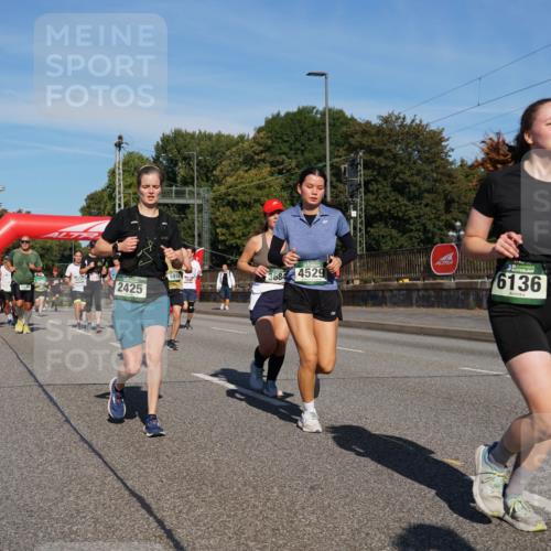 07.09.2025 - BARMER Alsterlauf Yannick Fuchs http://msf.ph/oto/8825221 07.09.2025 09:57:30 Laufen 2425, 5918, 3684, 4529, 6136 meine-sportfotos.de