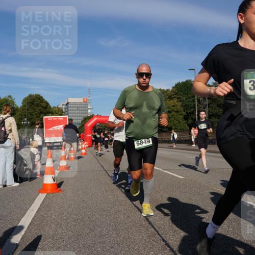 07.09.2025 - BARMER Alsterlauf Yannick Fuchs http://msf.ph/oto/8825237 07.09.2025 09:57:35 Laufen 5849, 4660, 36, 3956 meine-sportfotos.de