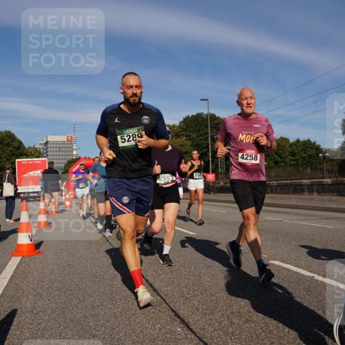 07.09.2025 - BARMER Alsterlauf Yannick Fuchs http://msf.ph/oto/8825322 07.09.2025 09:57:58 Laufen 4130, 5289, 2553, 2798, 4258 meine-sportfotos.de
