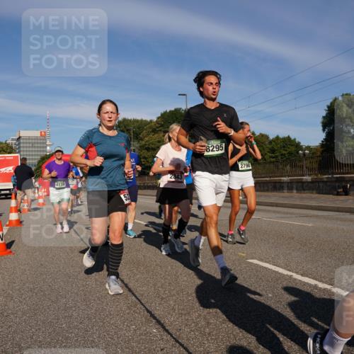 07.09.2025 - BARMER Alsterlauf Yannick Fuchs http://msf.ph/oto/8825330 07.09.2025 09:57:59 Laufen 4139, 52, 2843, 8295, 2798 meine-sportfotos.de