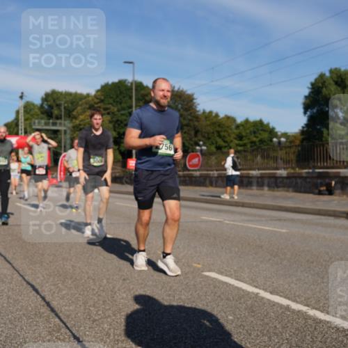 07.09.2025 - BARMER Alsterlauf Yannick Fuchs http://msf.ph/oto/8825357 07.09.2025 09:58:05 Laufen 4557, 3001, 756 meine-sportfotos.de