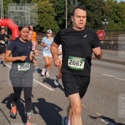 07.09.2025 - BARMER Alsterlauf Yannick Fuchs http://msf.ph/oto/8825442 07.09.2025 09:58:34 Laufen 3378, 5891, 10, 2693, 0, 290, 36, 2667 meine-sportfotos.de