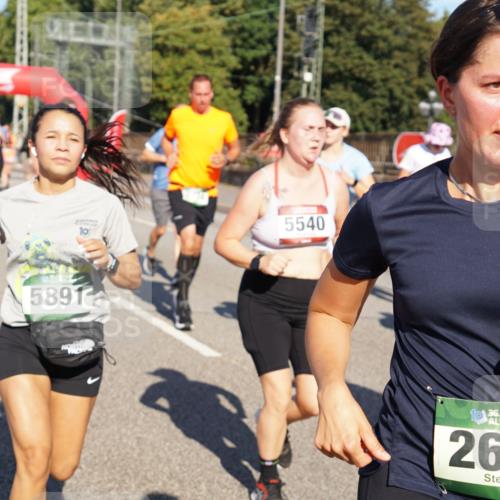 07.09.2025 - BARMER Alsterlauf Yannick Fuchs http://msf.ph/oto/8825447 07.09.2025 09:58:35 Laufen 5891, 5540, 36, 2693, 176 meine-sportfotos.de