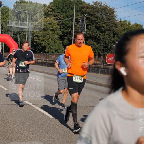 07.09.2025 - BARMER Alsterlauf Yannick Fuchs http://msf.ph/oto/8825449 07.09.2025 09:58:36 Laufen 445, 3375, 323, 22, 2774 meine-sportfotos.de
