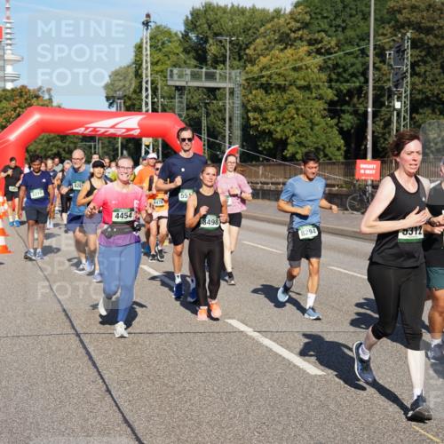 07.09.2025 - BARMER Alsterlauf Yannick Fuchs http://msf.ph/oto/8825454 07.09.2025 09:58:40 Laufen 3210, 826, 55, 4476, 4454, 3498, 8294, 9312, 5312, 5328, 76 meine-sportfotos.de