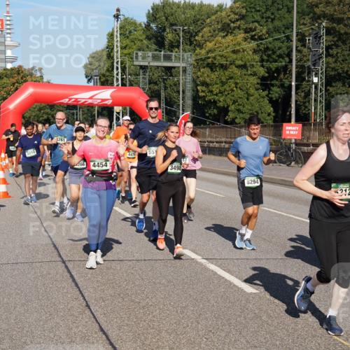 07.09.2025 - BARMER Alsterlauf Yannick Fuchs http://msf.ph/oto/8825455 07.09.2025 09:58:40 Laufen 3261, 3210, 551, 4476, 266, 4454, 3498, 47, 76, 8294, 212, 5328 meine-sportfotos.de