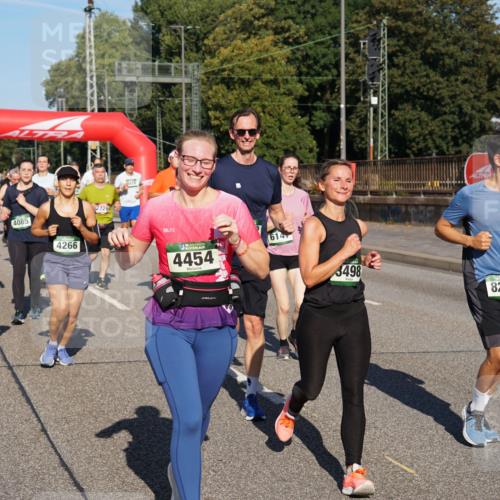 07.09.2025 - BARMER Alsterlauf Yannick Fuchs http://msf.ph/oto/8825464 07.09.2025 09:58:41 Laufen 261, 4085, 4266, 4454, 614, 3498, 8294 meine-sportfotos.de