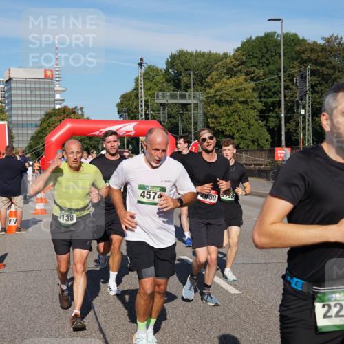 07.09.2025 - BARMER Alsterlauf Yannick Fuchs http://msf.ph/oto/8825499 07.09.2025 09:58:54 Laufen 138, 2880, 0755, 4574, 36, 2273, 144 meine-sportfotos.de