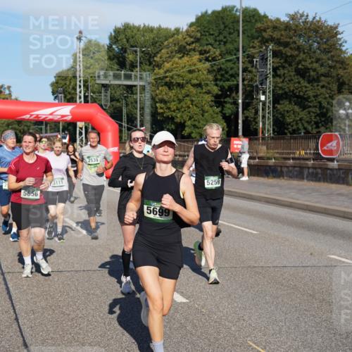 07.09.2025 - BARMER Alsterlauf Yannick Fuchs http://msf.ph/oto/8825513 07.09.2025 09:58:57 Laufen 5656, 3111, 2539, 5699, 5259 meine-sportfotos.de
